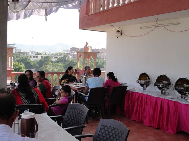 Imagen del bar/restaurante del Hotel Miraya, JAIPUR. Foto 6