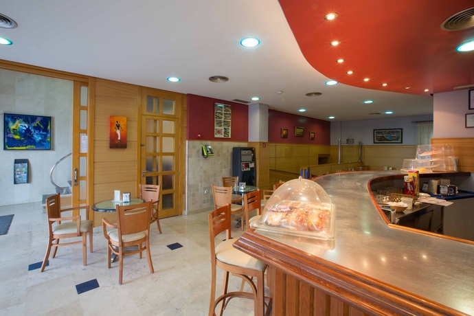 Imagen del bar/restaurante del Hotel Miraya, Torre del Mar. Foto 3