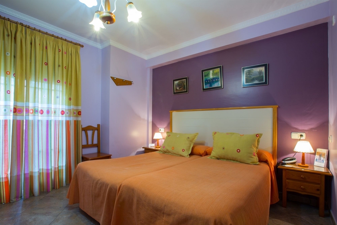 Imagen de la habitación del Hotel Miraya, Torre del Mar. Foto 4