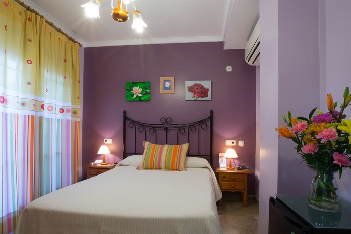 Imagen de la habitación del Hotel Miraya, Torre del Mar. Foto 6