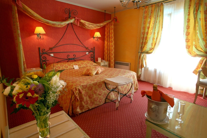 Imagen de la habitación del Hotel Mireille. Foto 3