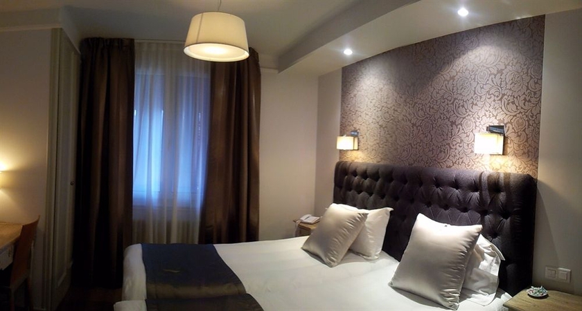Imagen de la habitación del Hotel Mireille. Foto 5