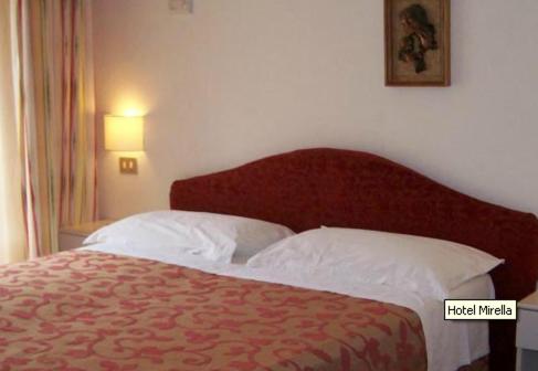 Imagen de la habitación del Hotel Mirella, Castiglione della Pescaia. Foto 7