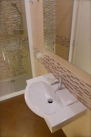 Imagen de la habitación del Hotel Mirella. Foto 15