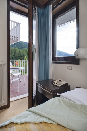 Imagen de la habitación del Hotel Mirella, Ponte di Legno. Foto 9