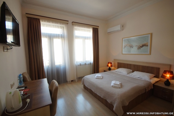 Imagen de la habitación del Hotel Mireosi. Foto 7