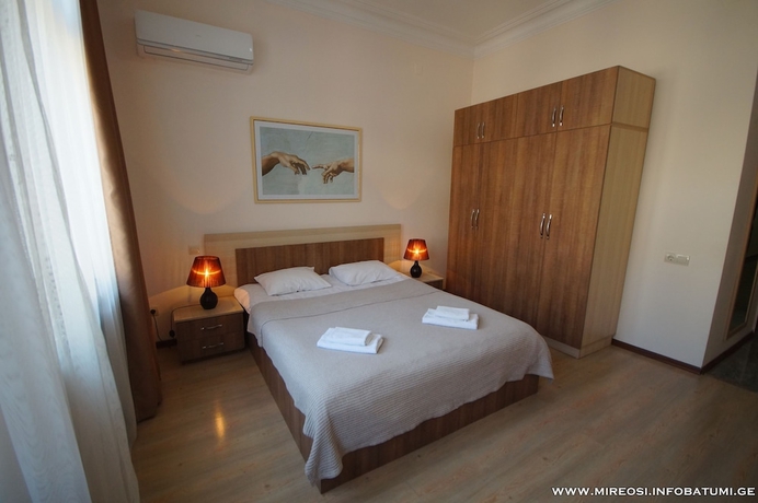 Imagen de la habitación del Hotel Mireosi. Foto 8
