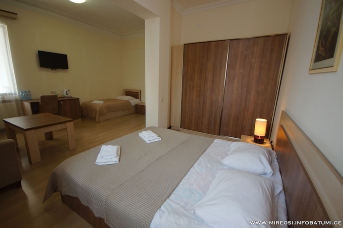 Imagen de la habitación del Hotel Mireosi. Foto 16