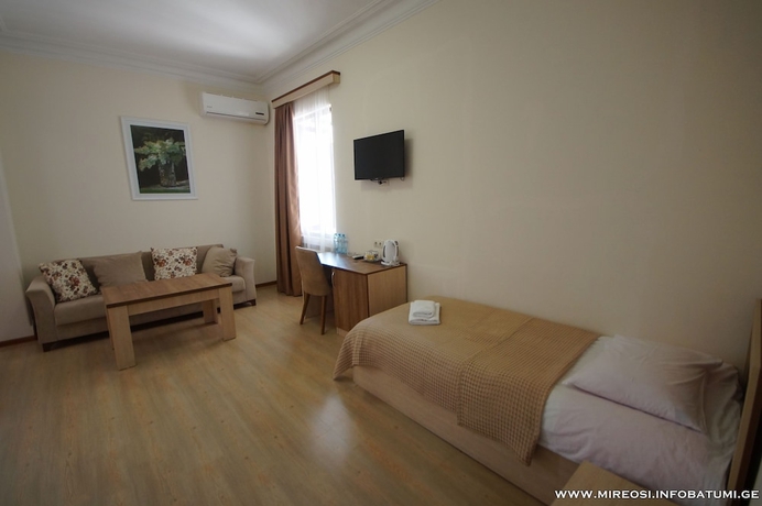 Imagen de la habitación del Hotel Mireosi. Foto 17
