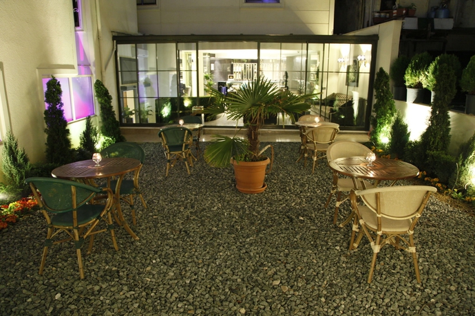 Imagen de los exteriores del Hotel Mirilayon. Foto 11