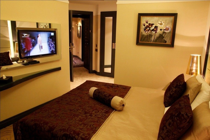 Imagen de la habitación del Hotel Mirilayon. Foto 4