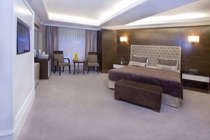 Imagen de la habitación del Hotel Mirilayon. Foto 7