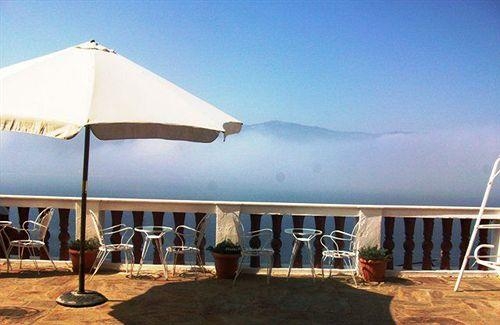 Imagen general del Hotel Mirini. Foto 2