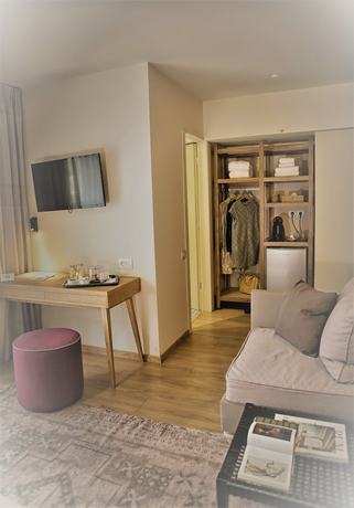 Imagen de la habitación del Hotel Mirivili Rooms and Suites. Foto 17