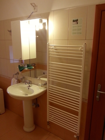 Imagen de la habitación del Hotel Mirni Kutak. Foto 7