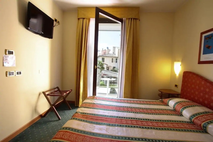 Imagen de la habitación del Hotel Miro, Garda. Foto 6