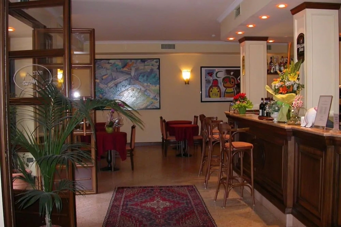Imagen de los interiores del Hotel Miro, Garda. Foto 14