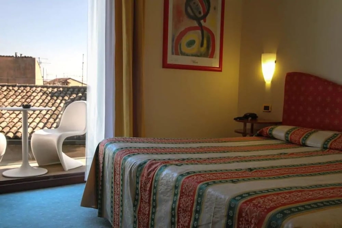 Imagen de la habitación del Hotel Miro, Garda. Foto 10