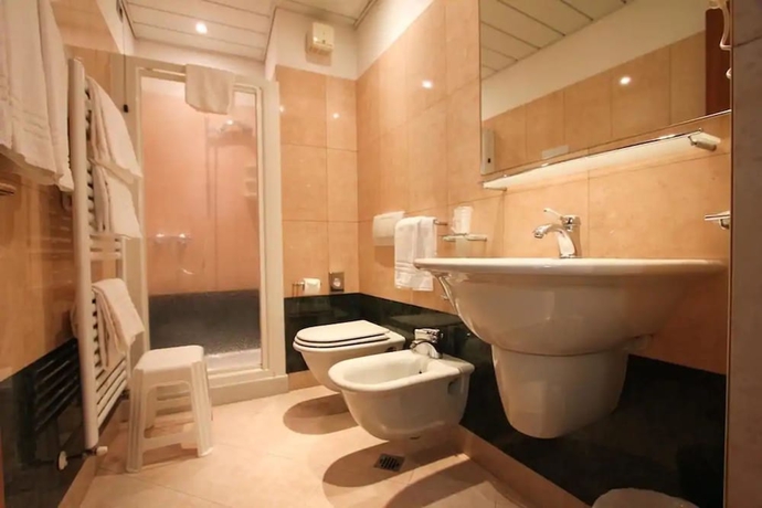 Imagen de la habitación del Hotel Miro, Garda. Foto 11