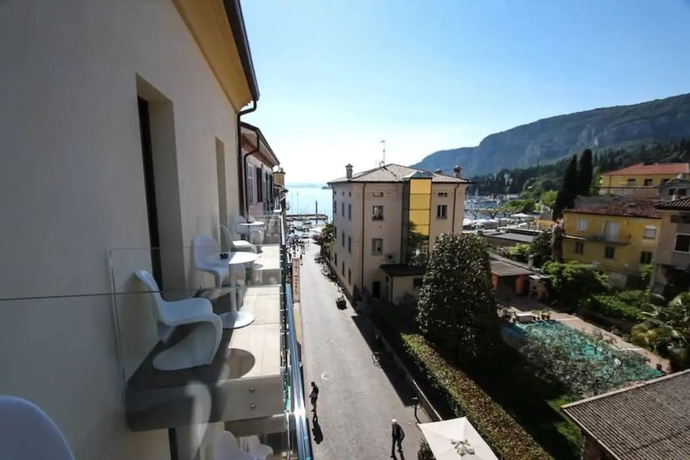 Imagen de los exteriores del Hotel Miro, Garda. Foto 13