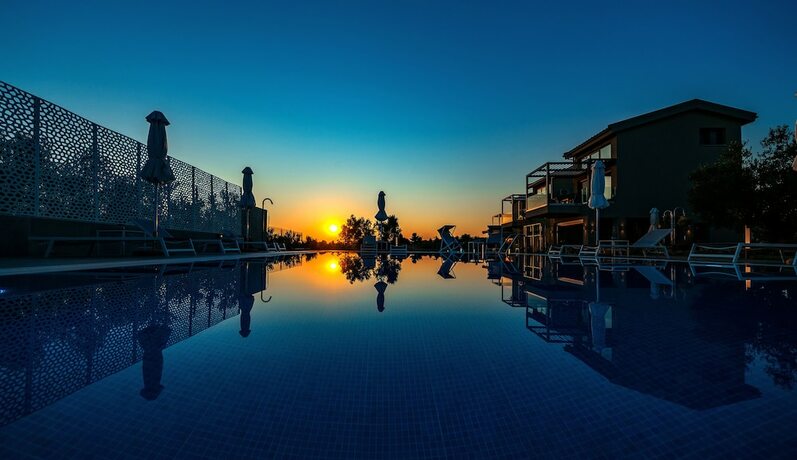 Imagen general del Hotel Miroes Suites. Foto 12