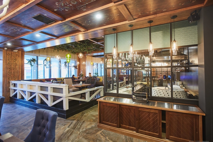 Imagen del bar/restaurante del Hotel Mirotel Novosibirsk. Foto 3