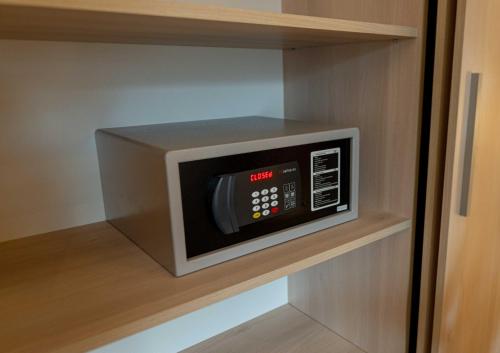 Imagen de la habitación del Hotel Mirror, Polychrono. Foto 15