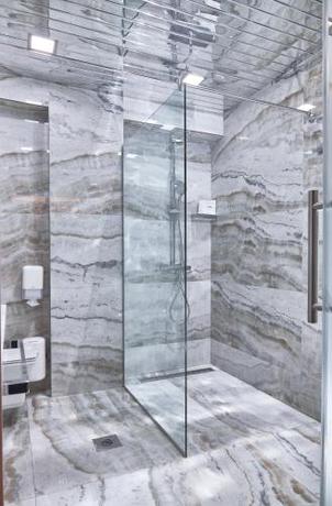 Imagen de la habitación del Hotel Mirror, SKOPJE. Foto 9
