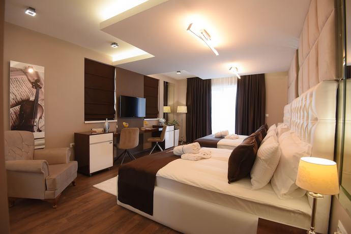 Imagen de la habitación del Hotel Mirror Skopje. Foto 2