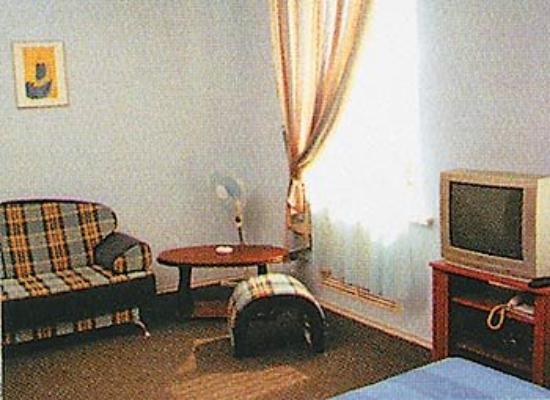 Imagen de la habitación del Hotel Mirta. Foto 3