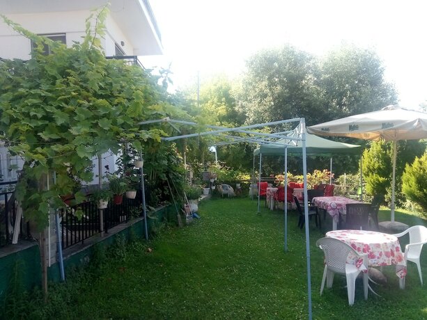 Imagen de los exteriores del Hotel Mirto. Foto 27