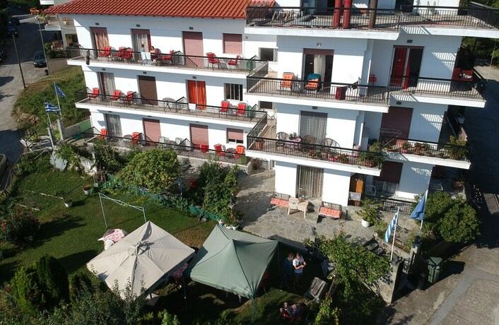 Imagen de los exteriores del Hotel Mirto. Foto 28
