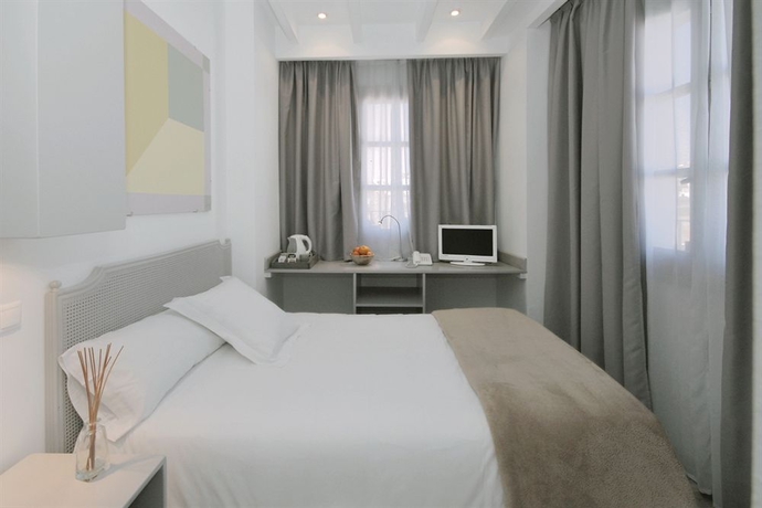 Imagen de la habitación del Hotel Misiana. Foto 9