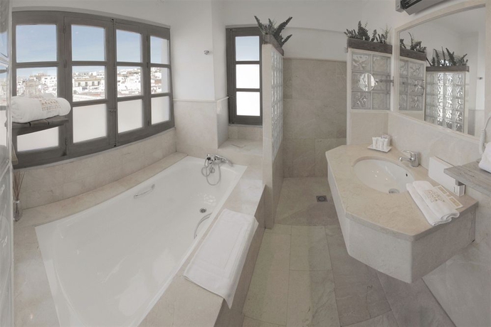 Imagen de la habitación del Hotel Misiana. Foto 10