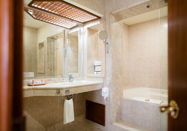 Imagen de la habitación del Hotel Misi&oacute;n Express Celaya. Foto 9