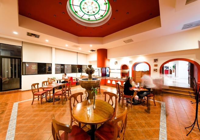 Imagen del bar/restaurante del Hotel Misi&oacute;n Express Celaya. Foto 5