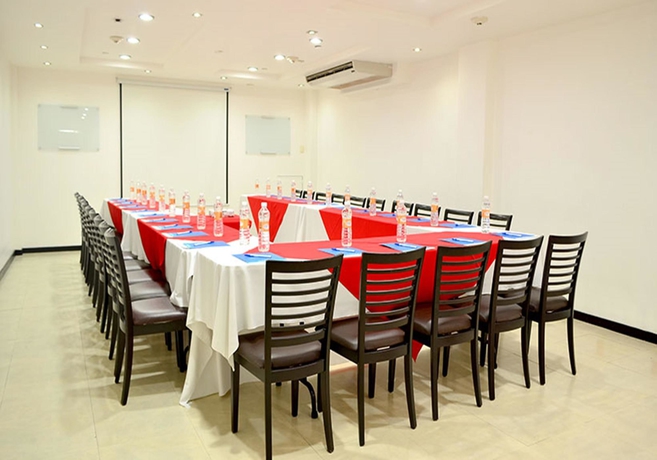 Imagen de los interiores del Hotel Misión Express Pachuca. Foto 12