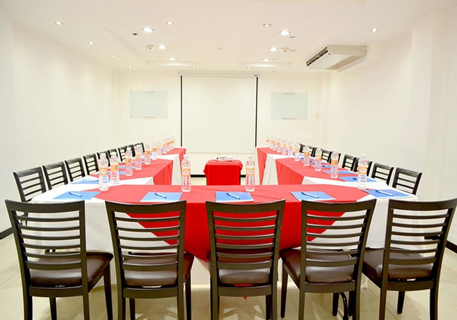 Imagen de los interiores del Hotel Misión Express Pachuca. Foto 13