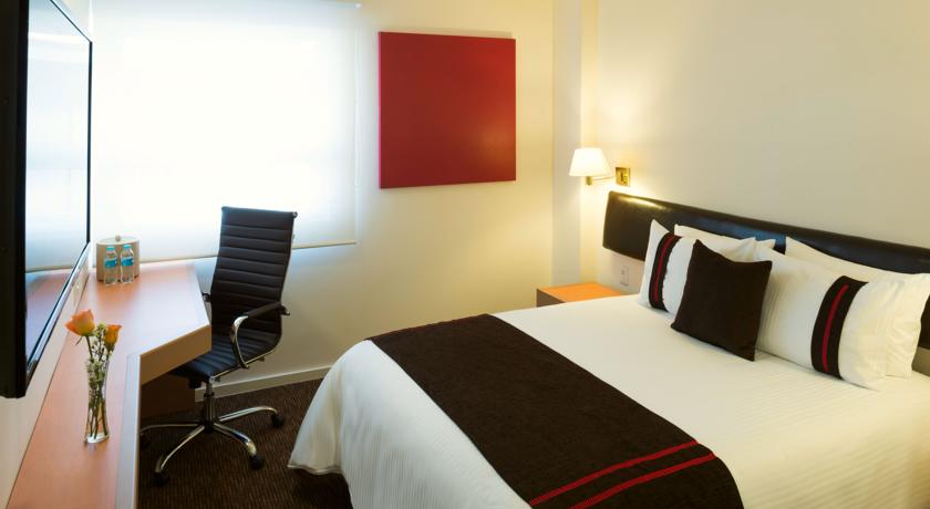 Imagen de la habitación del Hotel Misión Express Querétaro. Foto 3