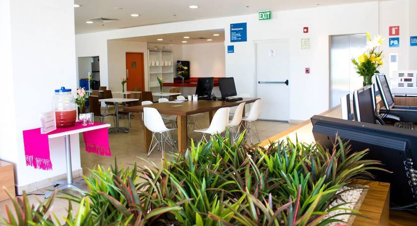 Imagen de los interiores del Hotel Misi&oacute;n Express Salamanca. Foto 17
