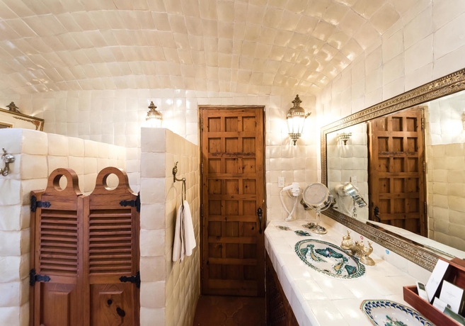 Imagen de la habitación del Hotel Misión Grand Casa Colorada. Foto 8