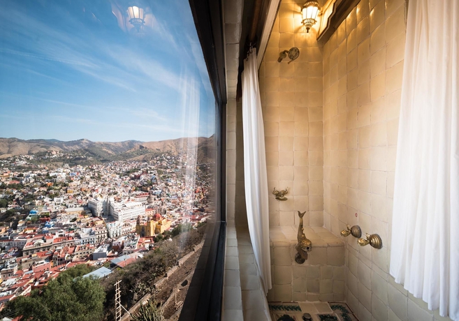 Imagen de la habitación del Hotel Misión Grand Casa Colorada. Foto 9