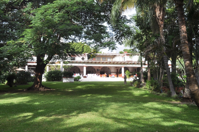 Imagen de los exteriores del Hotel Misi&oacute;n Grand Cuernavaca. Foto 9