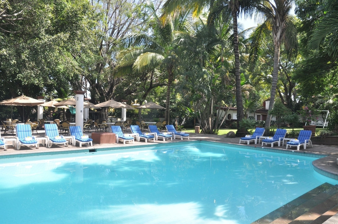Imagen de la piscina del Hotel Misi&oacute;n Grand Cuernavaca. Foto 13