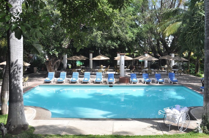 Imagen de la piscina del Hotel Misi&oacute;n Grand Cuernavaca. Foto 14