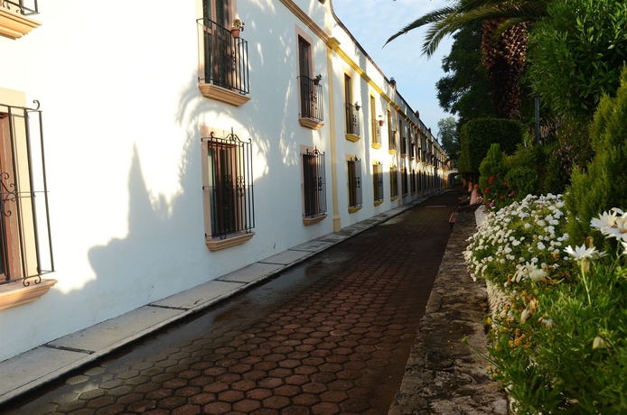 Imagen de los exteriores del Hotel Misión Grand Juriquilla. Foto 11