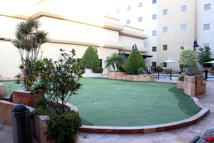 Imagen de los exteriores del Hotel Misi&oacute;n Grand Torre&oacute;n. Foto 12