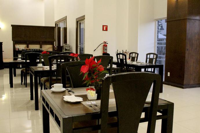 Imagen del bar/restaurante del Hotel Misi&oacute;n Grand Torre&oacute;n. Foto 2