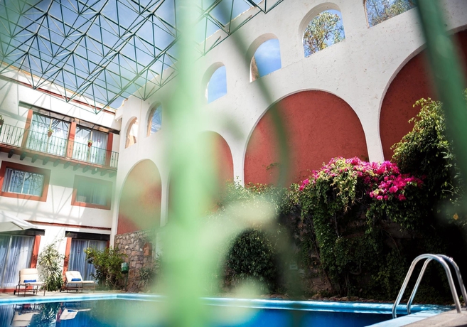 Imagen de la piscina del Hotel Misión Guanajuato. Foto 16
