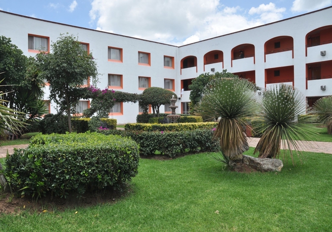 Imagen de los exteriores del Hotel Misi&oacute;n La Muralla. Foto 11
